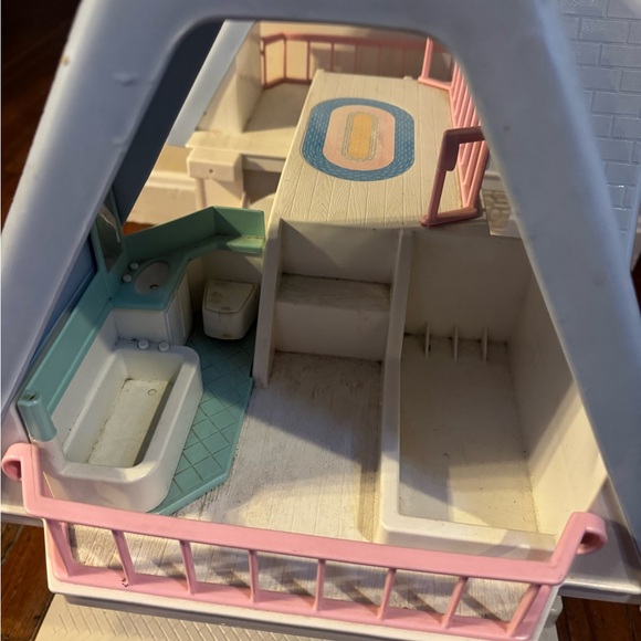 Vintage 1989 Little Tikes Dollhouse no accessories - Picture 4 of 10